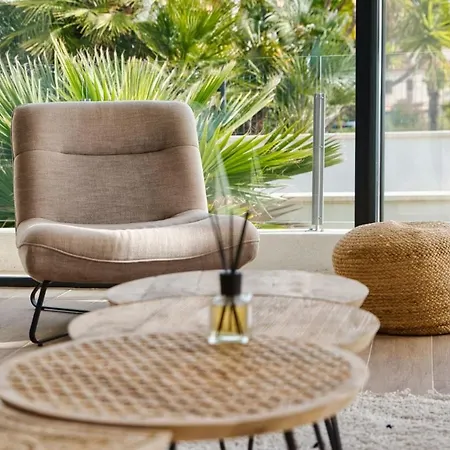 Prestigious With Panoramic Sea View בנדול