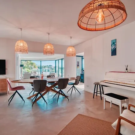 מלון Prestigious With Panoramic Sea View בנדול