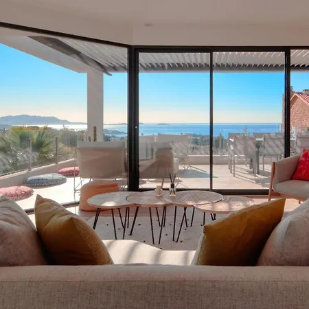 Prestigious With Panoramic Sea View