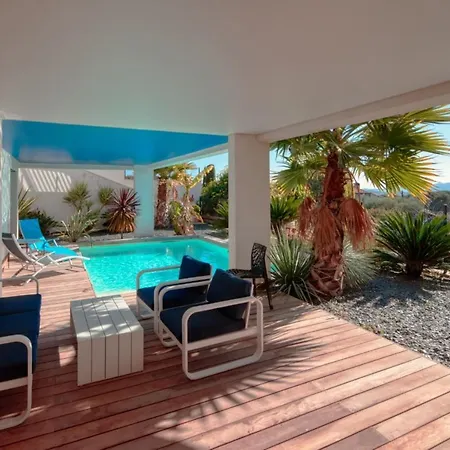 Prestigious With Panoramic Sea View מלון בנדול