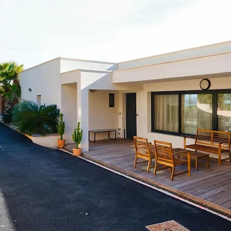 Prestigious With Panoramic Sea View מלון 4*