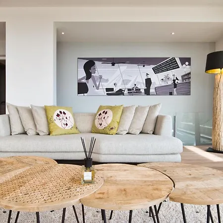 Prestigious With Panoramic Sea View מלון
