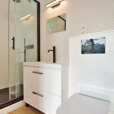 ホテル Prestigious With Panoramic Sea View バンドール